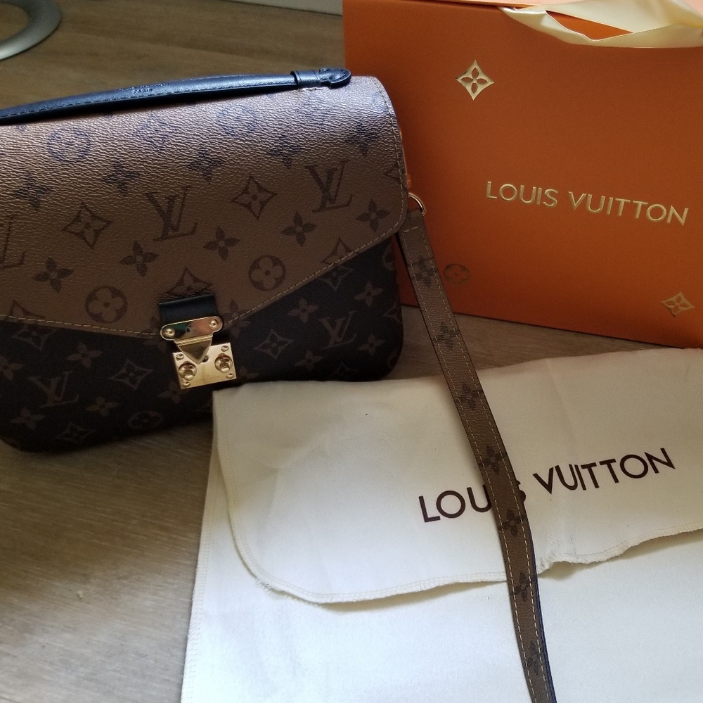 Louis Vuitton Pochette Metis